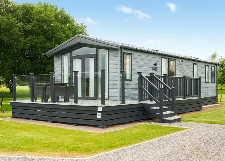 luxury lodge break at green hill farm holiday village in hampshire near salisbury