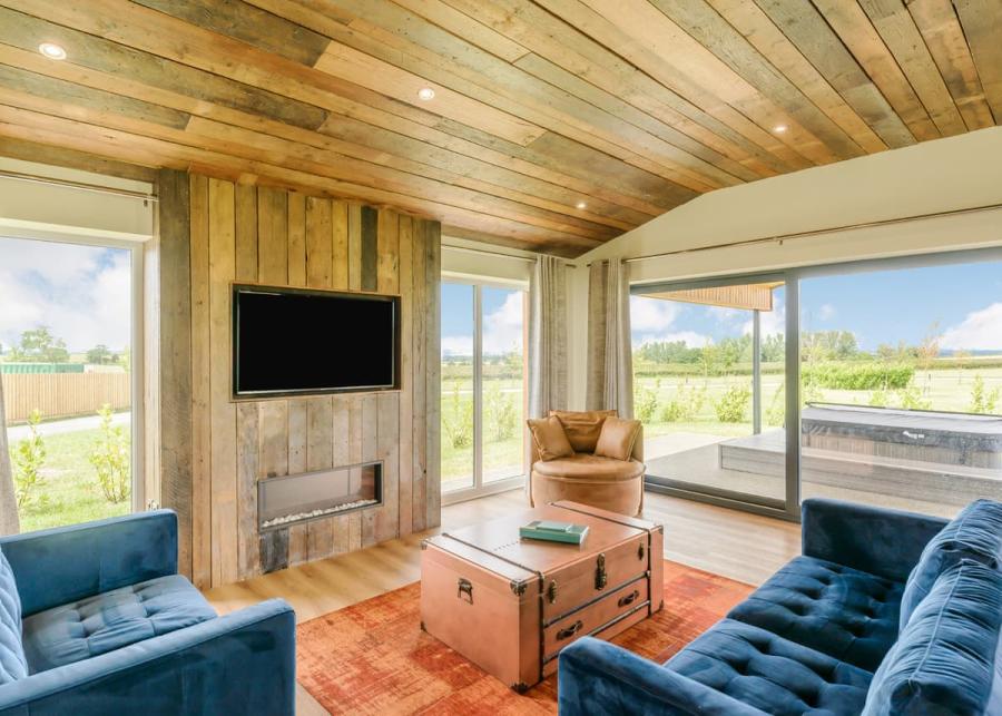 luxury lodge at knights lodges park