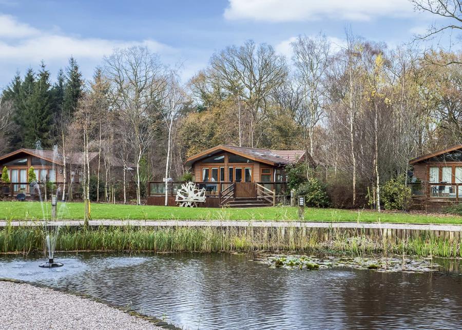 laderal retreat lodges in cheshire