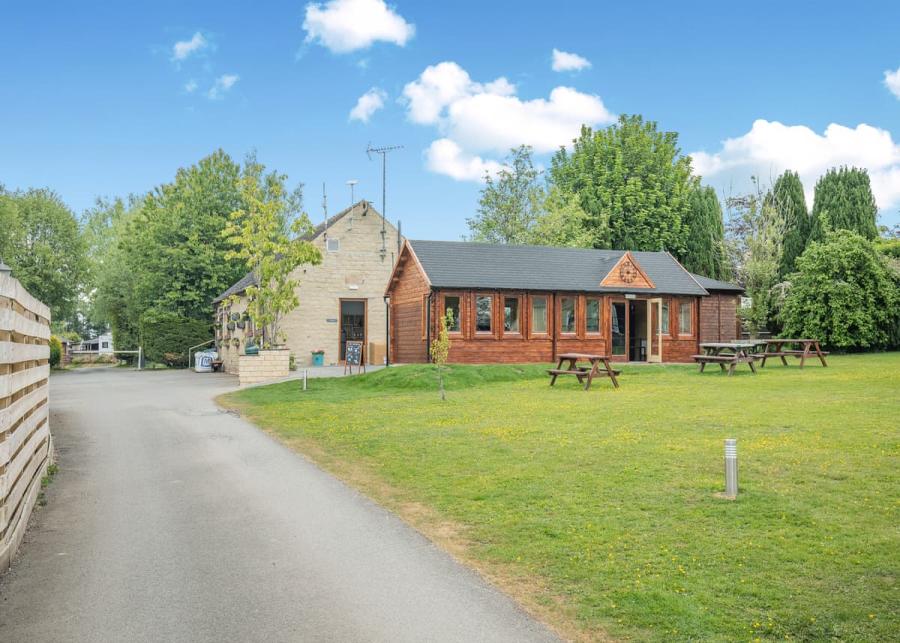 longnor wood holiday park in derbyshire 