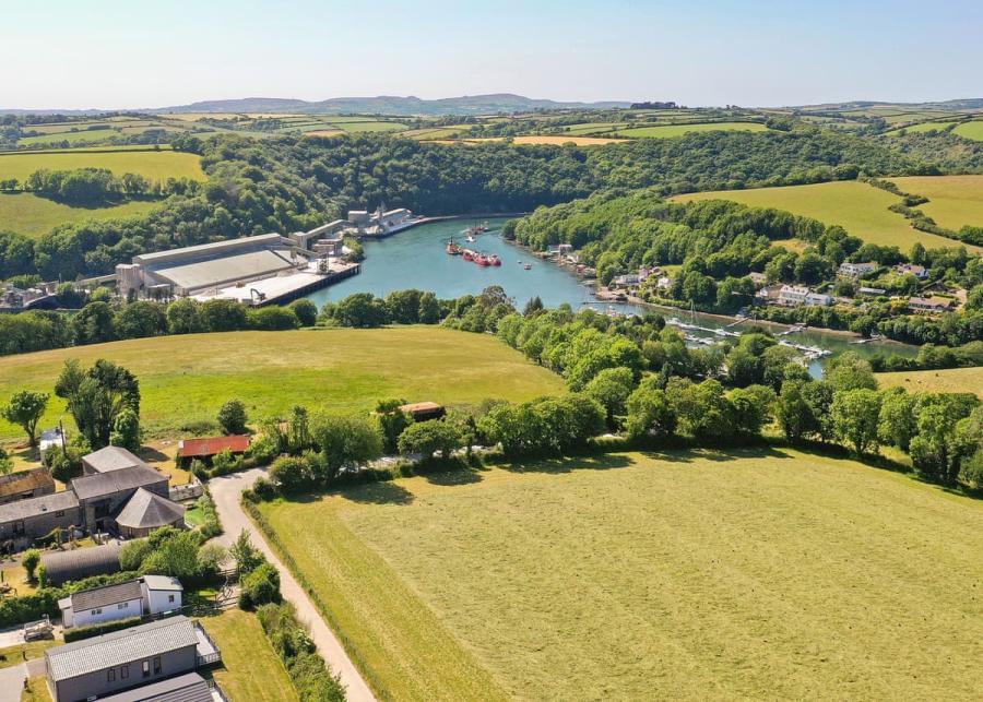 luxury lodge holidays at penmalam lodge retreat in cornwall 