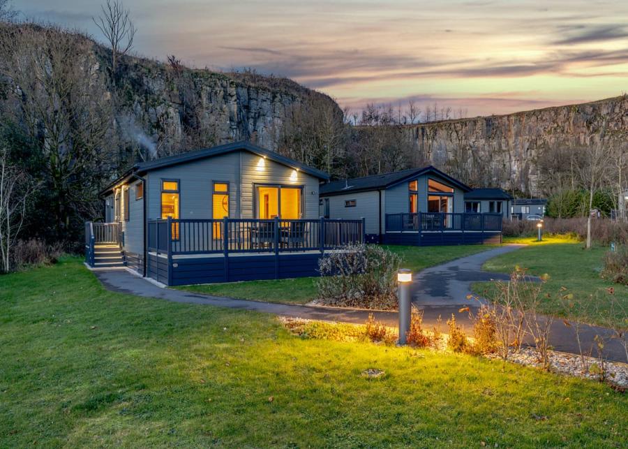 luxury lodge holidays at rivendale lodge retreat in ashbourne
