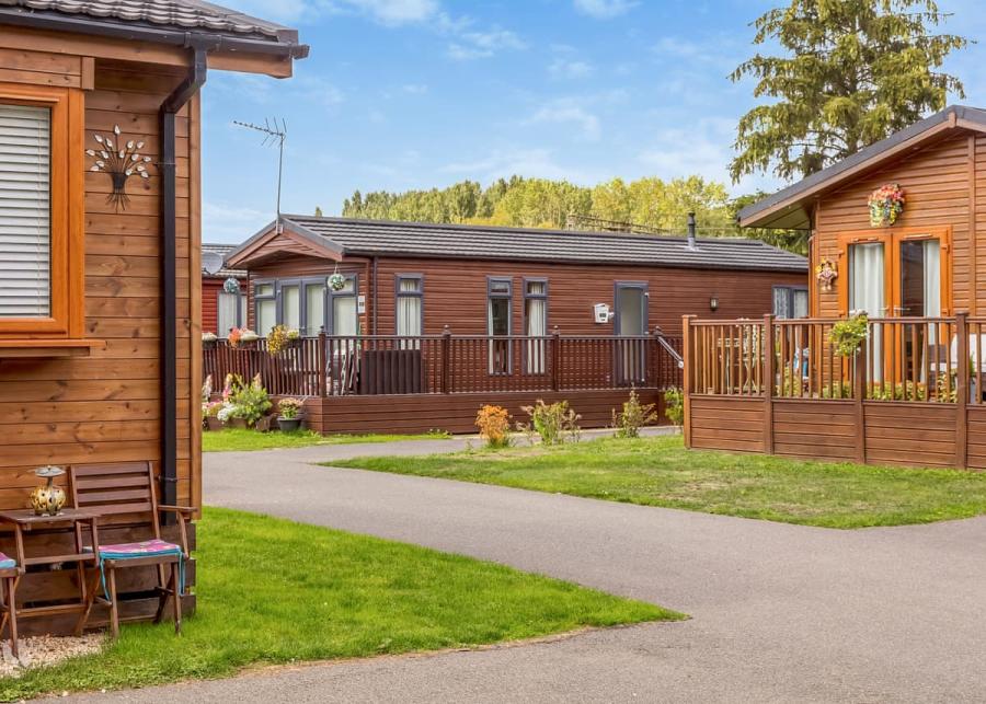 lodges at royal marina village in roydon