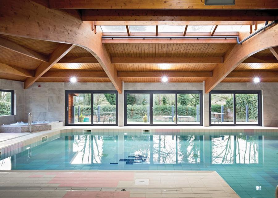 indoor pool at sandybrook lodge holiday park in derbshire near ashbourne