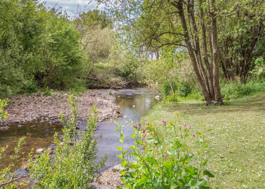 stunning countryside at seadown holiday park 