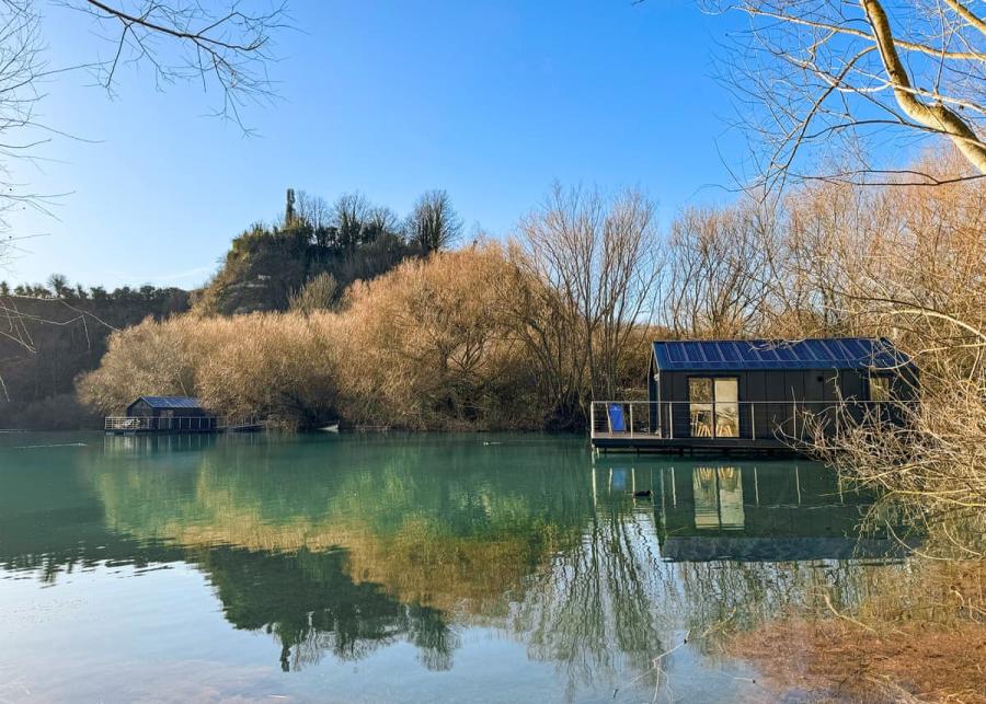 lake lodges at st andrews lakes holiday park in kent 