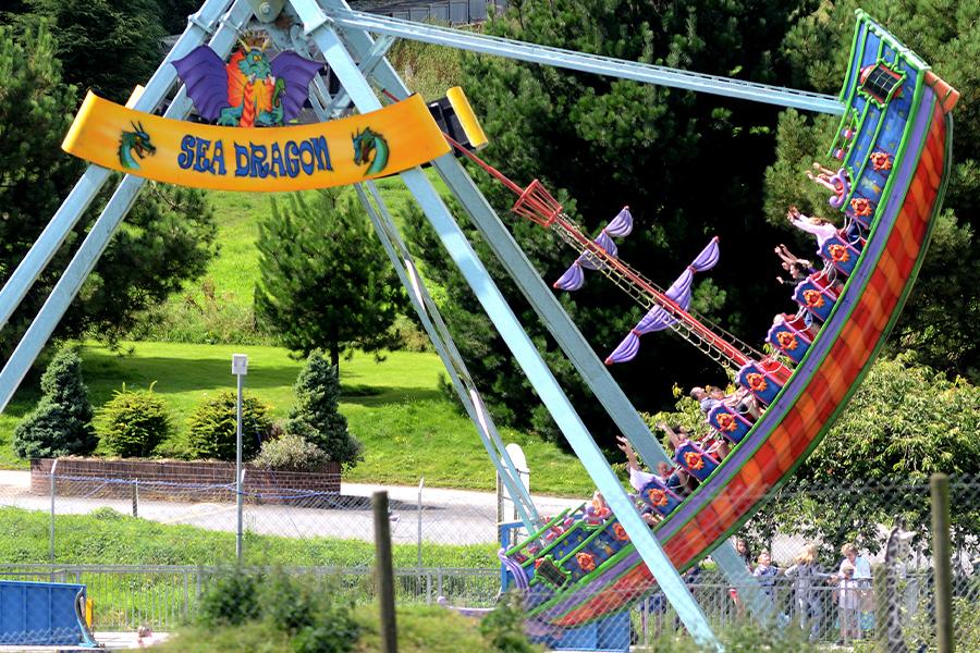 swingship at Woodlands Family Theme Park