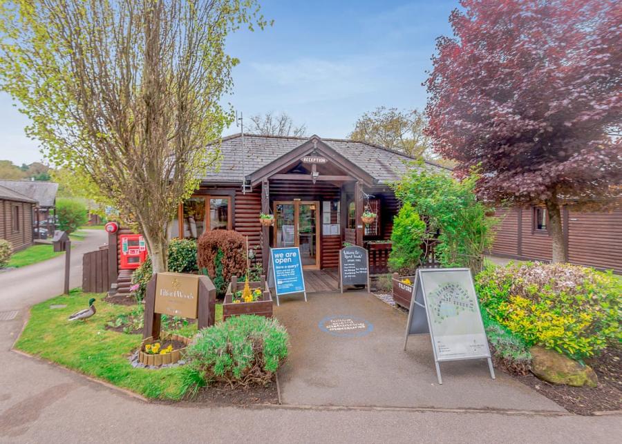 reception at tilford woods lodge retreat