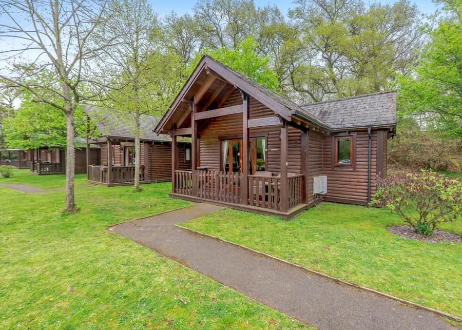  tilford woods lodge retreat lodge breaks