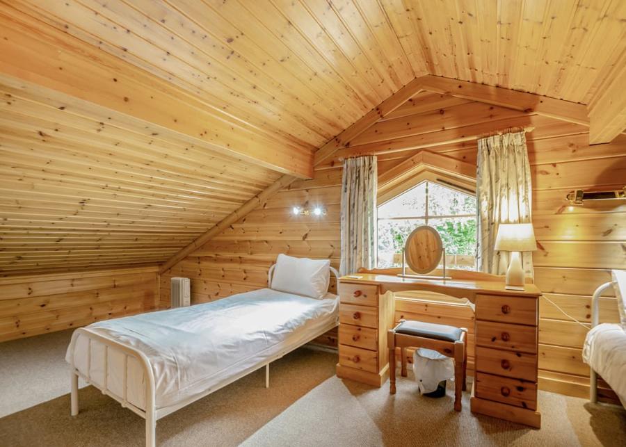 bedroom at woodside lodges country park