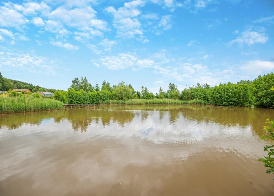 fishing lake at woodside lodges country park near ledbury