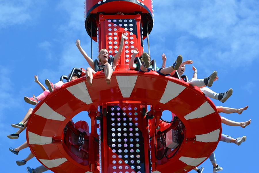 the spinning circle at Woodlands Family Theme Park