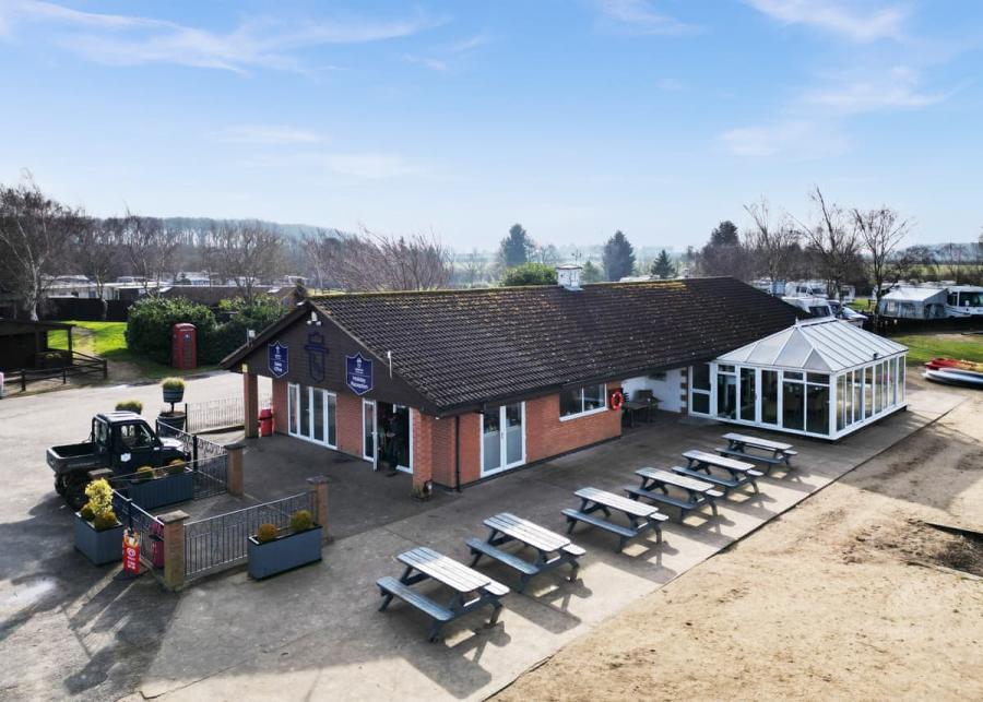bosworth lakeside lodges