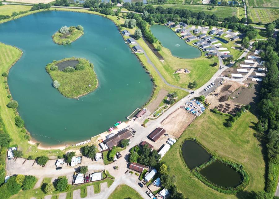lodge breaks at bosworth lakeside lodges