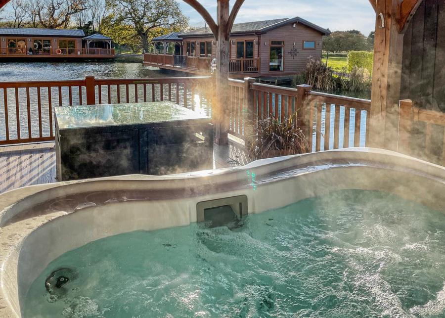 hot tub breaks at caistor lakes lodges near market rasen