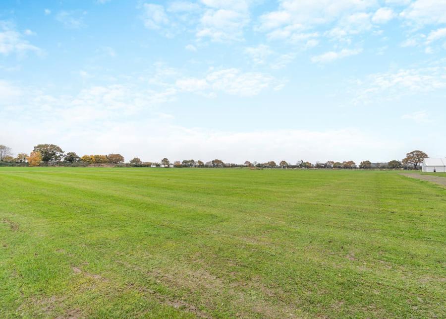 green space at camper uk leisure park in lincolnshire