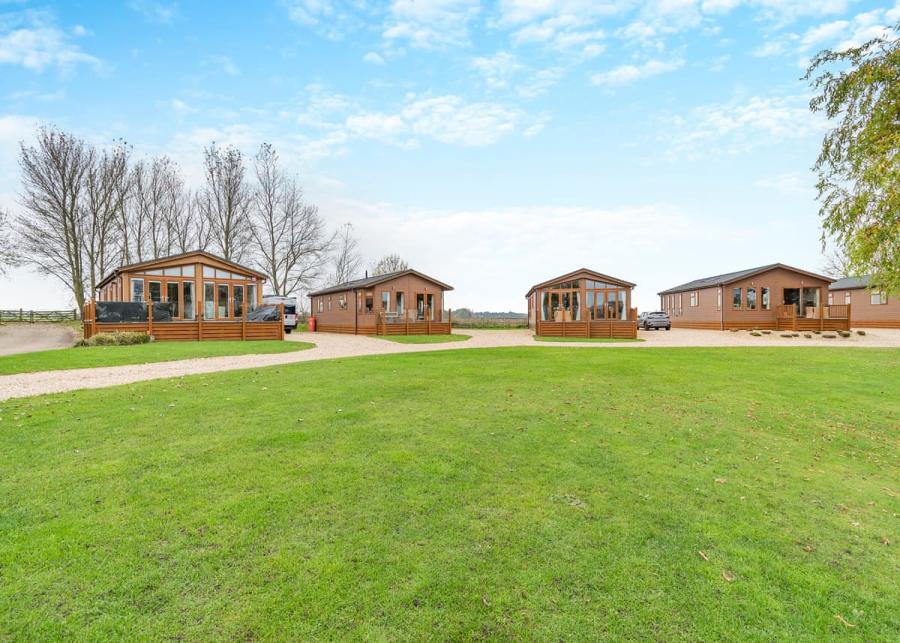 lodges at camper uk leisure park in lincolnshire