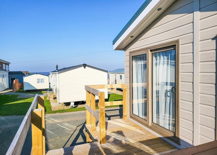 lodge breaks at castaways beach resort near bacton-on-sea