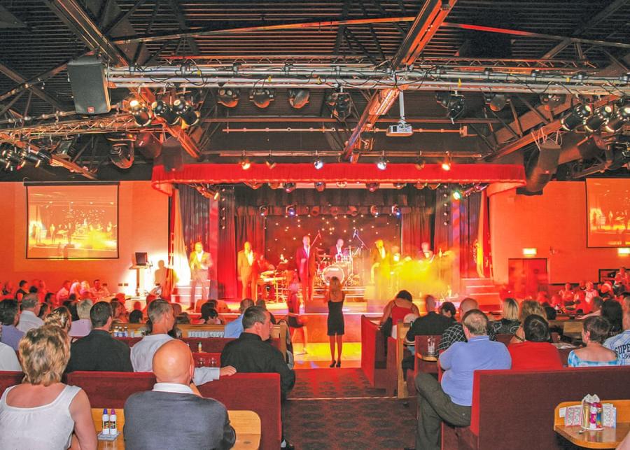 entertainment at golden palm resort in skegness