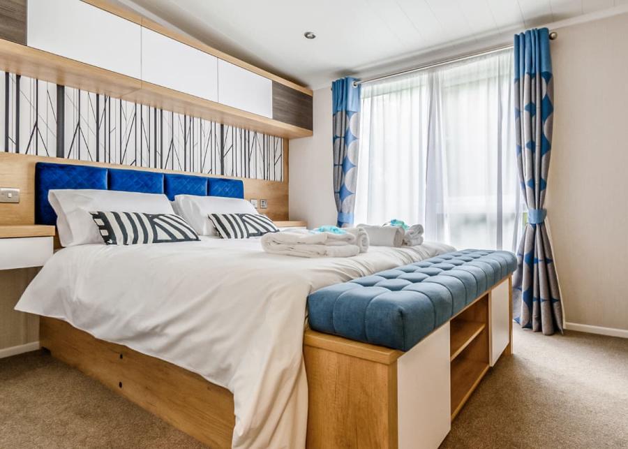 luxury bedroom at hanworth country park