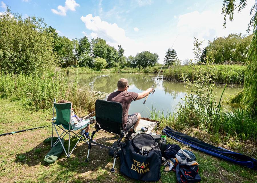 fishing at hanworth country park near potterhanworth