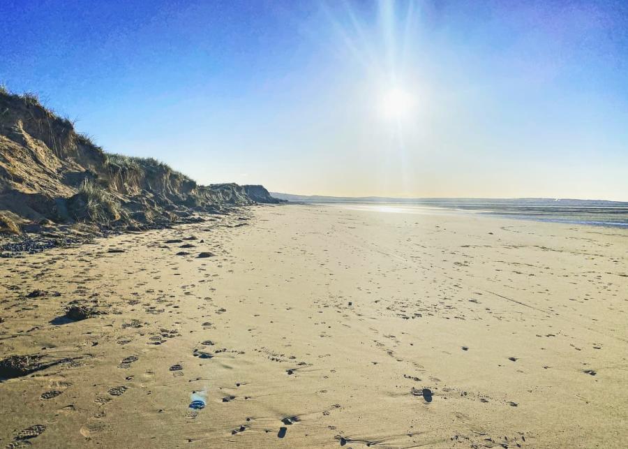 beach near harbour lights holiday park in cubria