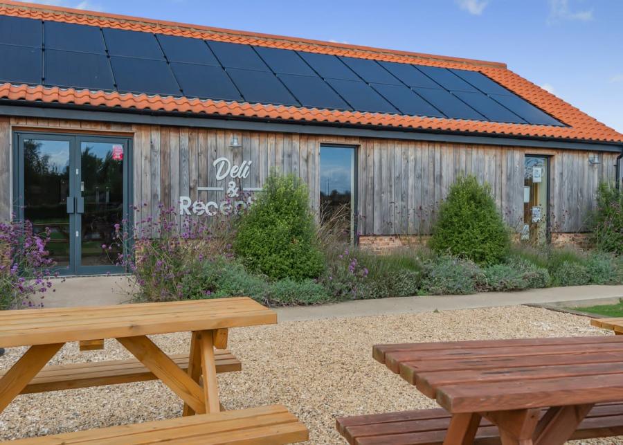 home farm park lakeside retreat