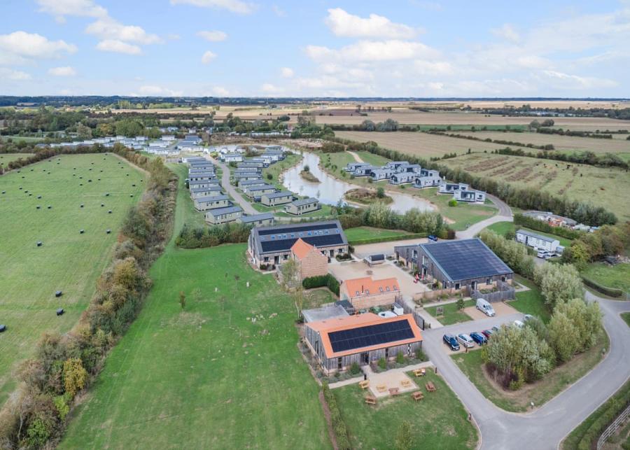 home farm park lakeside retreat lincolnshire