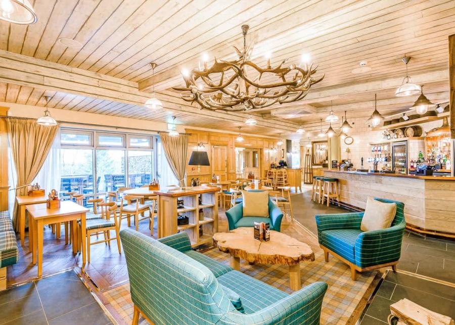 restaurant at keswick reach lodge retreat