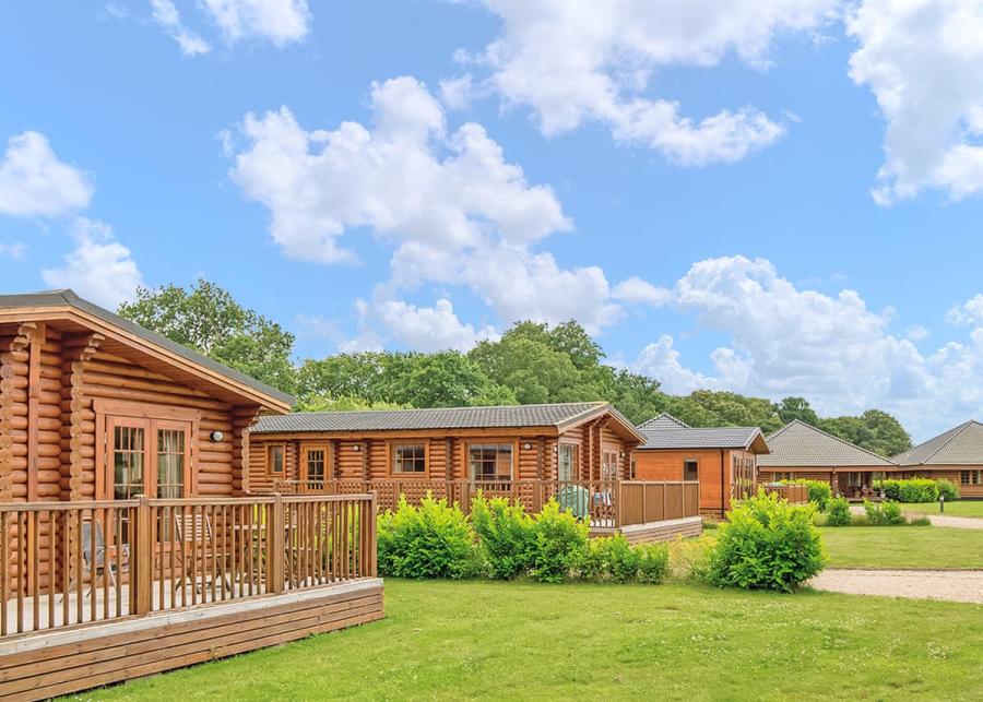lodge breaks at langmere lakes lodges in norfolk