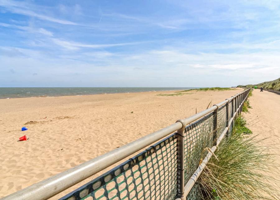 chapel st leonards beach near merryfield and sandfield holiday park