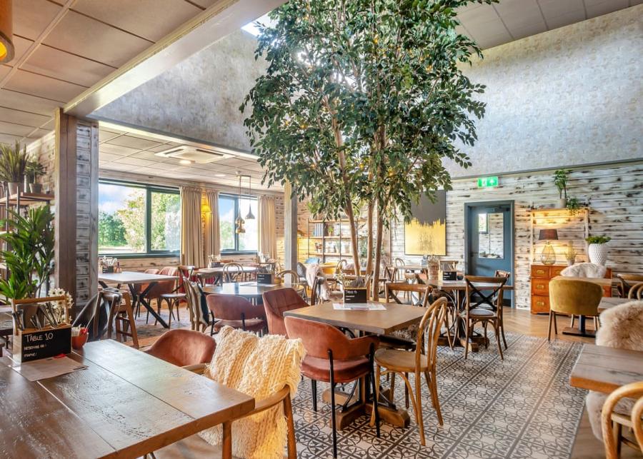 cafe at messingham lakes lodge park