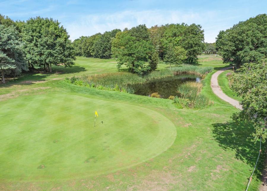 golf at messingham lakes lodge park
