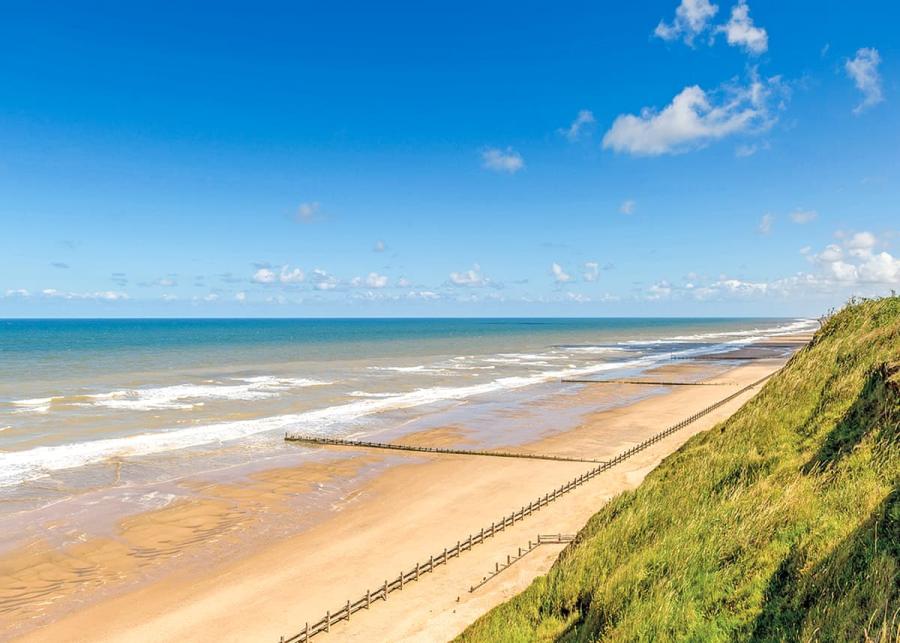 beach near mundesley holiday village