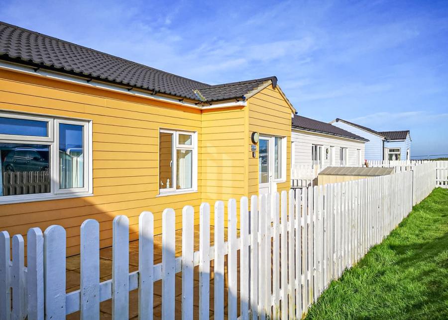 chalet breaks at mundesley holiday village