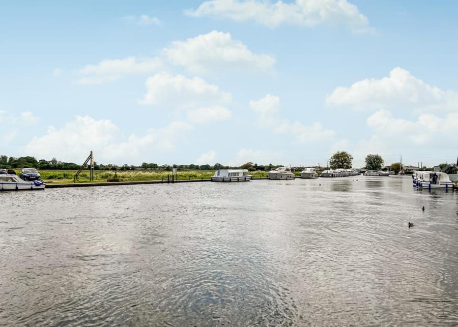 norfolk broads country park near great yarmouth