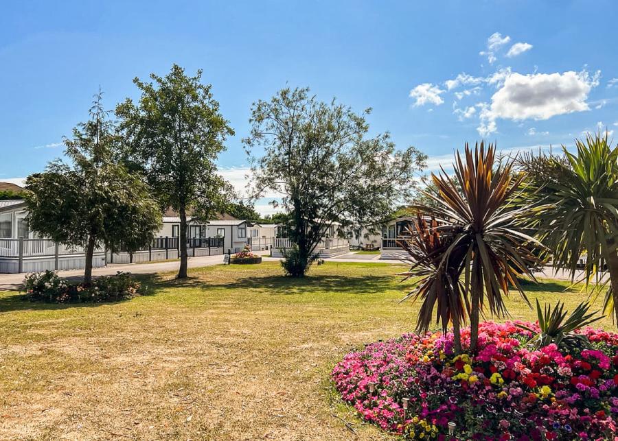 lodge holidays at norfolk broads country park near great yarmouth