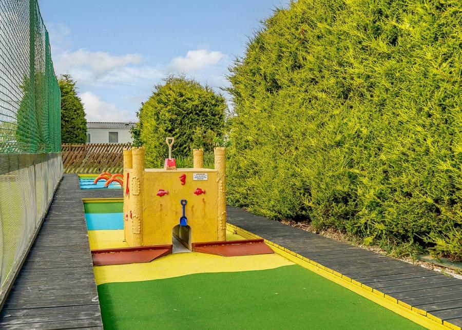 golf at north shore holiday park in skegness