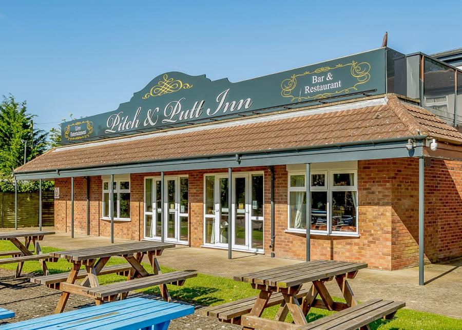 pub at north shore holiday park