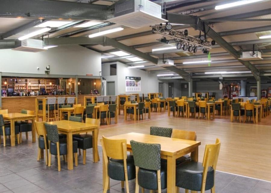 entertainment at pine trees leisure park in lincolnshire