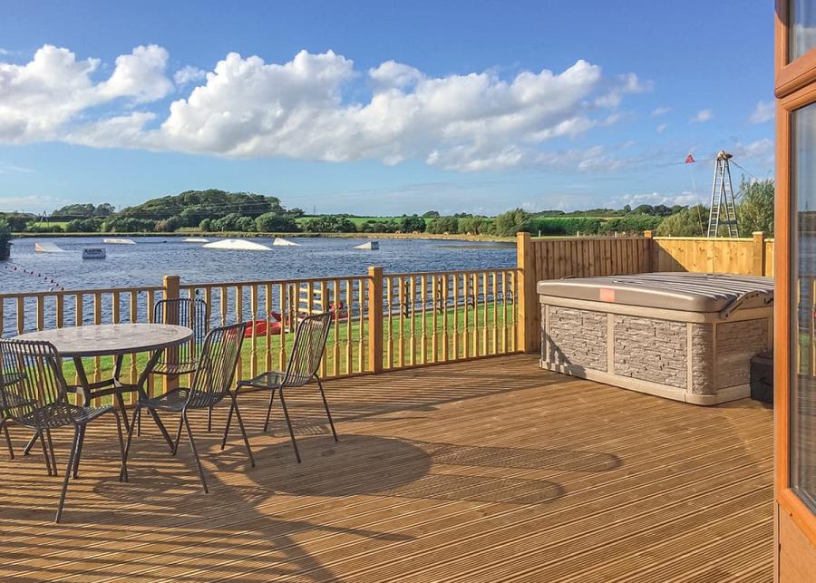 lodge breaks at at ream holiday park 