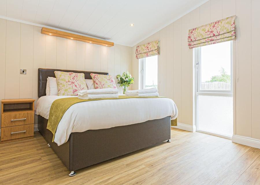 contemporary bedroom