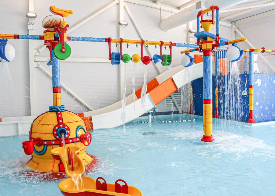childrens indoor pool at searles leisure resort in norfolk