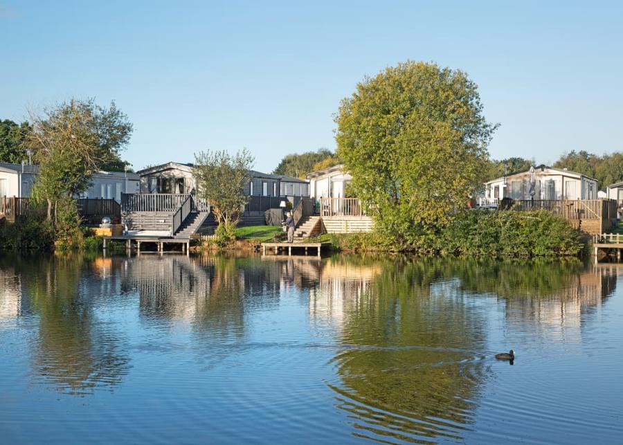 lodge breaks at seven lakes country park in lincolnshire