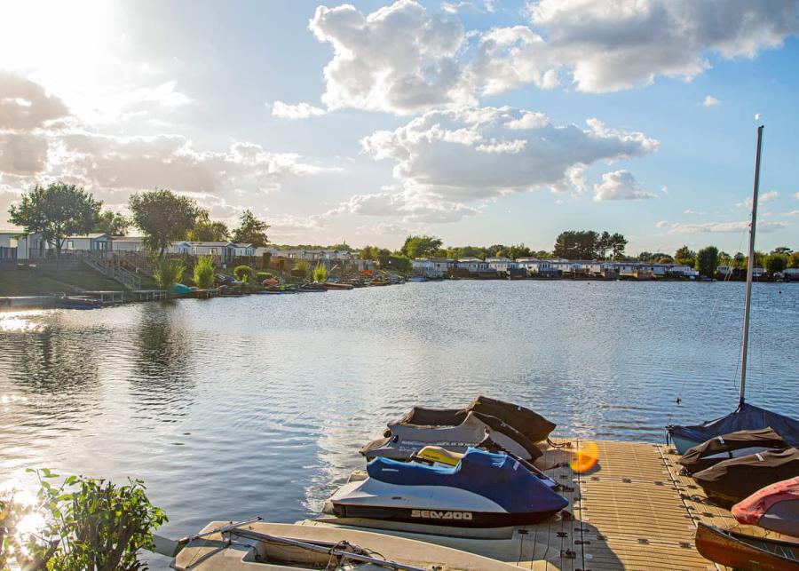water activities at seven lakes country park 