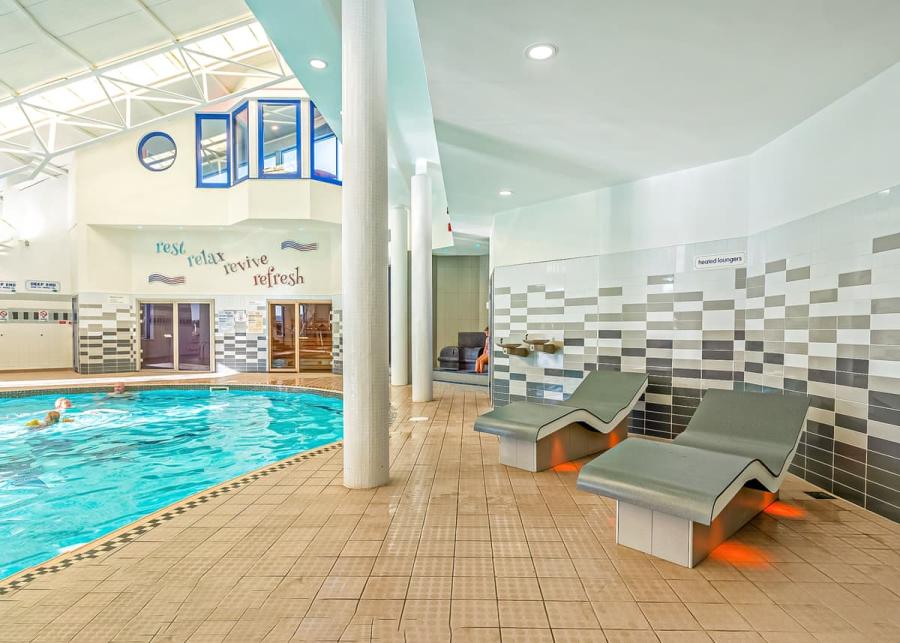 pool at stanwix park holiday park 