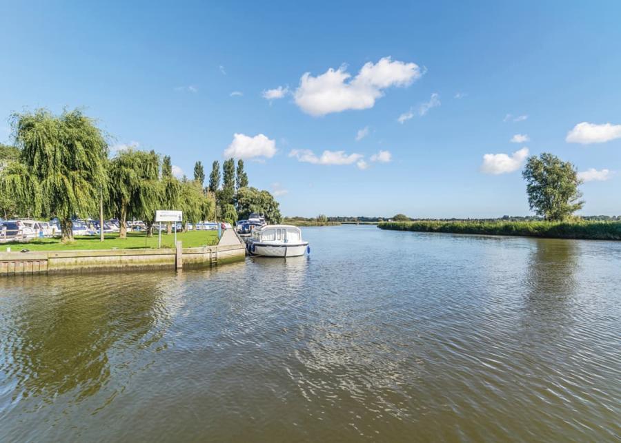 boating at waveney river centre near beccles