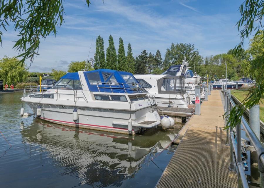 boating at waveney river centre