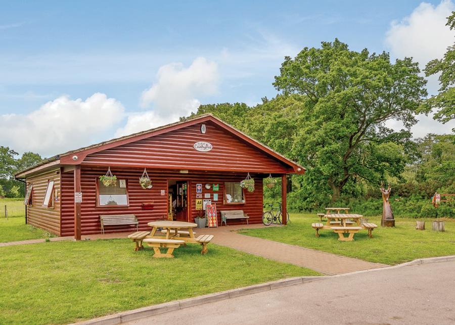 woodhall country park lodges near woodhall spa