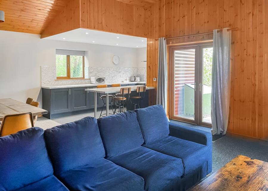 lodge interior at woodland waters country park in ancaster